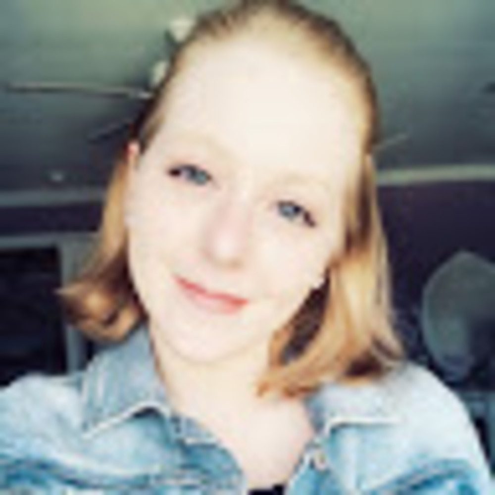 Meet your Posher, Caitlin